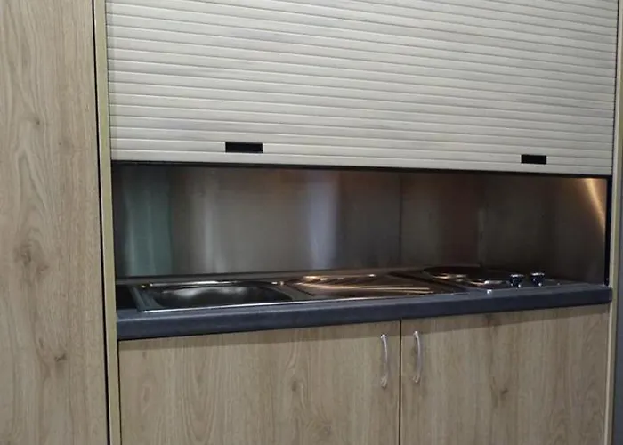 Akti Boutique 托罗尼