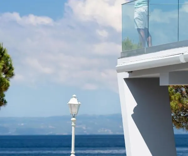 Akti Boutique Szálloda 4*